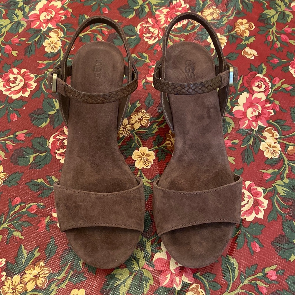 UGG wedge sandals 8